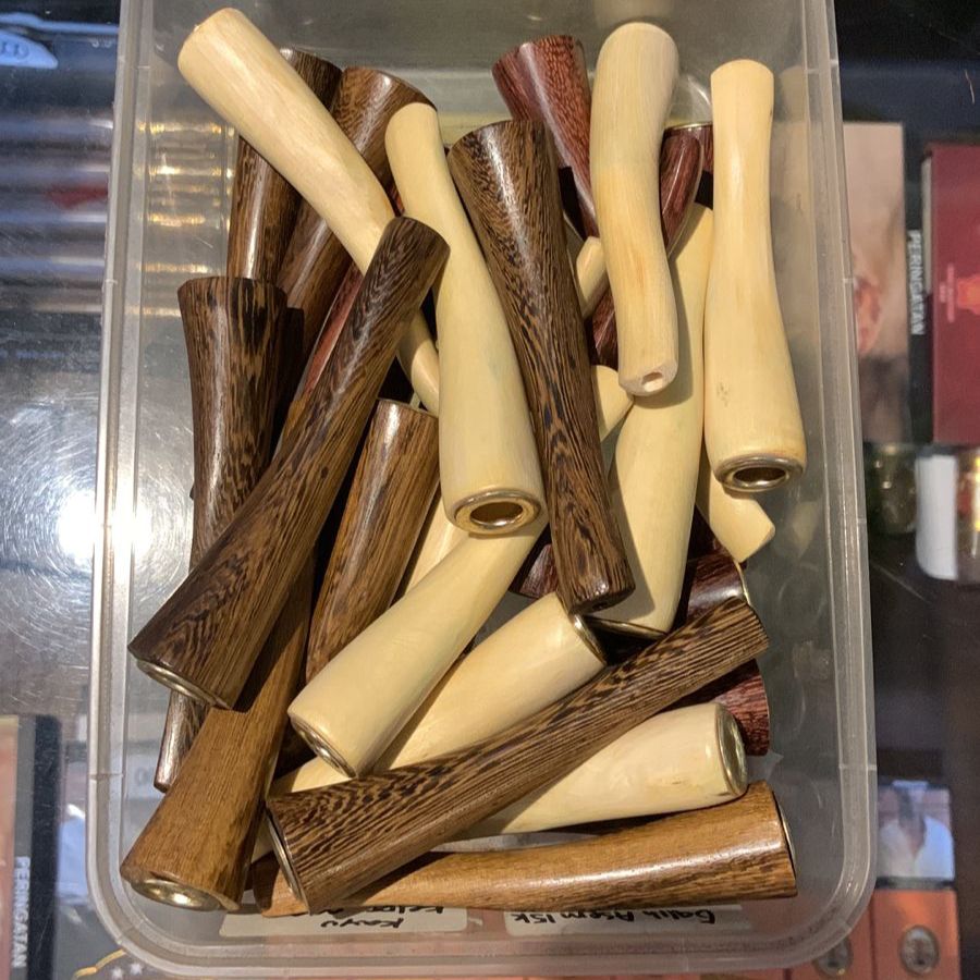 Pipa Kayu Pendek